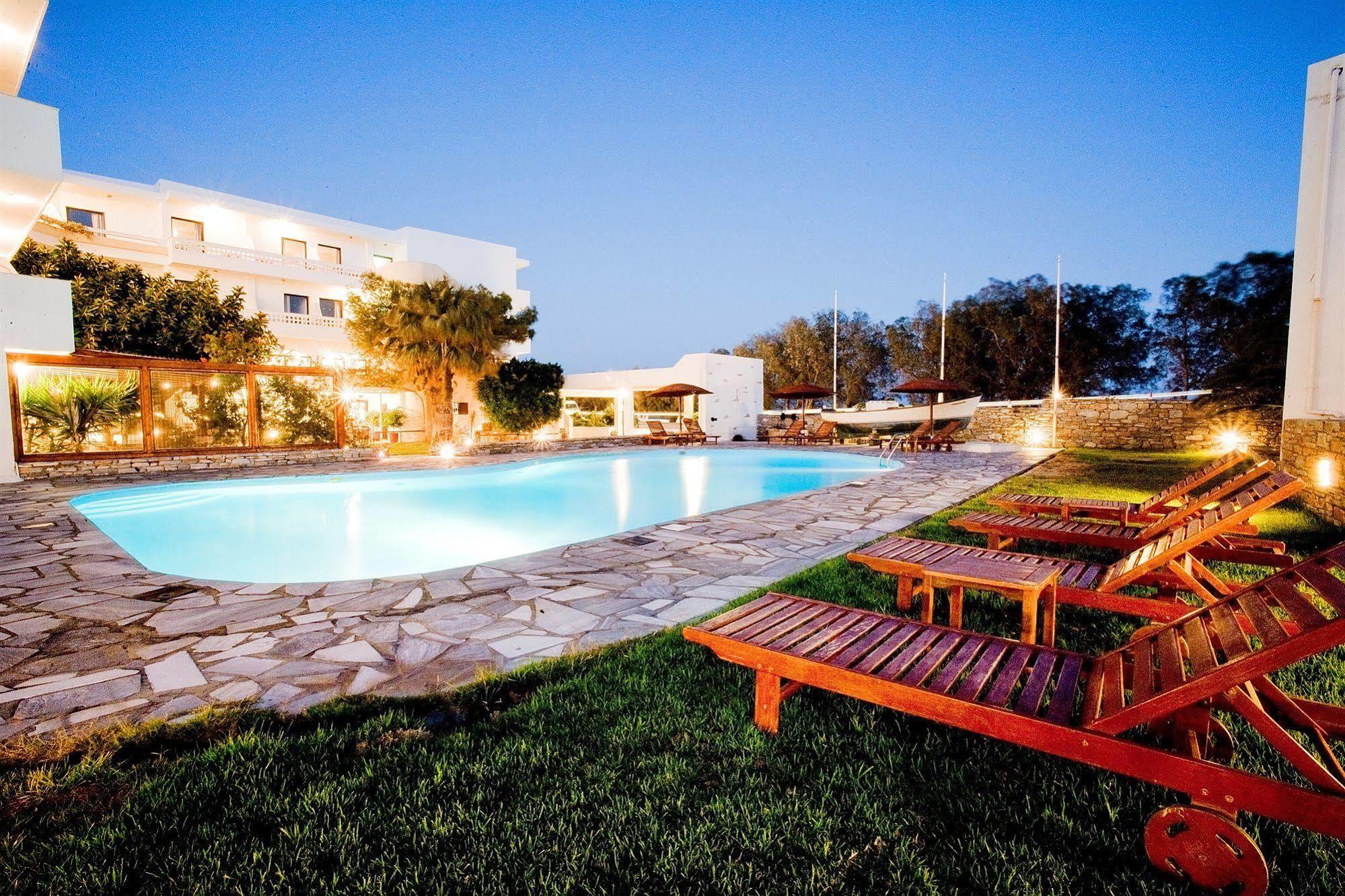 Aeolos Bay Hotel Tínos エクステリア 写真